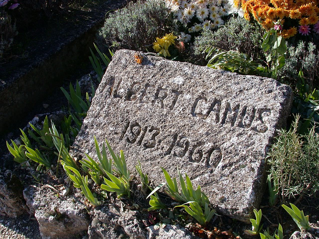 1280px-20041113-002_Lourmarin_Tombstone_Albert_Camus